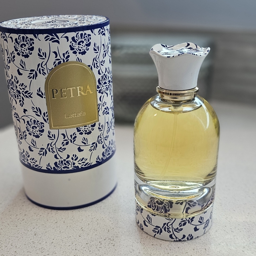 Lattafa PETRA Perfume
